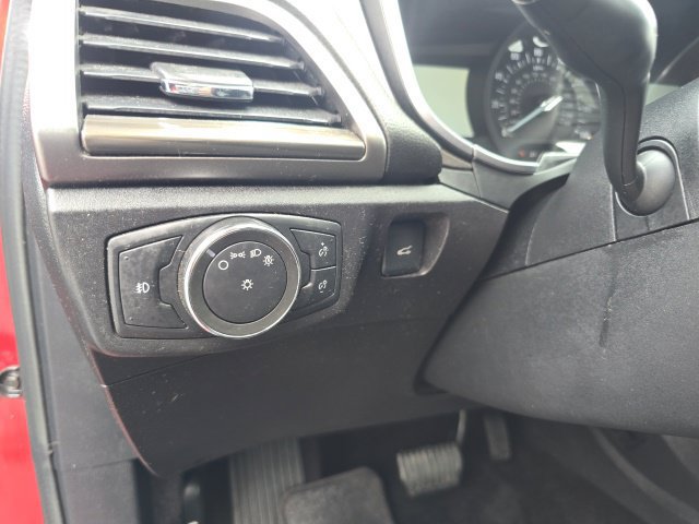 Used 2017 Ford Fusion SE w/ Fusion SE Technology Package FWD image 16