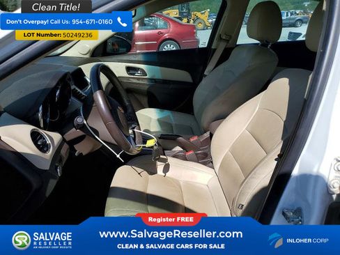 Used 2015 Chevrolet Cruze Diesel w/ Enhanced Safety Package FWD image 9