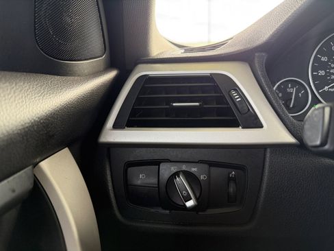 Used 2018 BMW 320i Sedan image 20