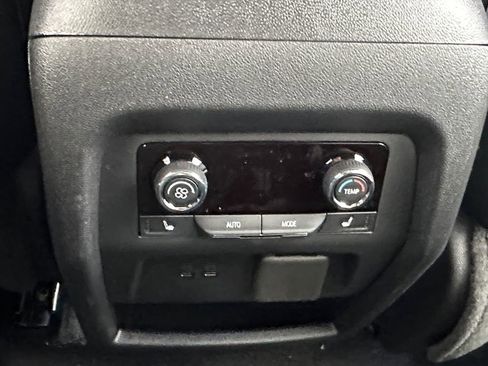 New 2026 Chevrolet Traverse High Country image 23