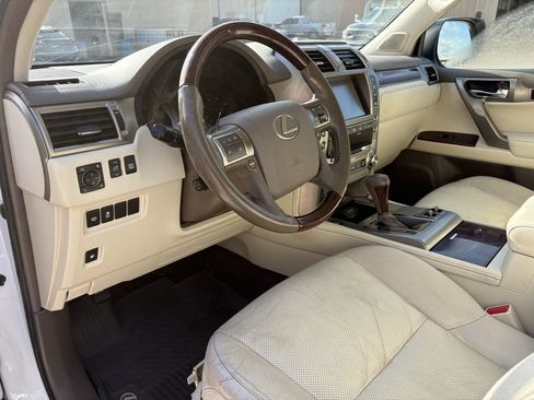 Used 2019 Lexus GX 460 Premium w/ Premium Package AWD/4WD image 14