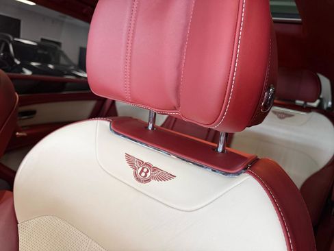 Used 2018 Bentley Bentayga Mulliner AWD/4WD image 31