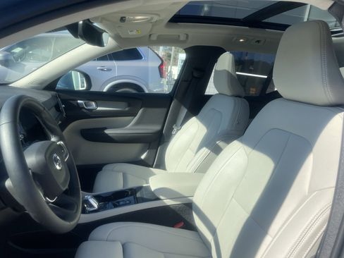 New 2025 Volvo XC40 B5 Plus w/ Protection Package Premier image 15