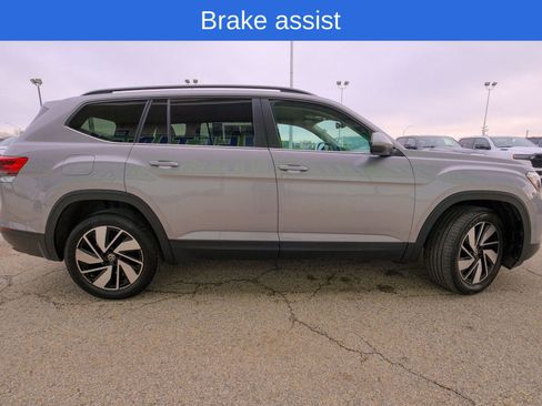 Used 2024 Volkswagen Atlas SE image 11