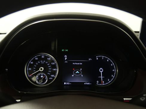 Used 2022 Genesis GV70 2.5T w/ Advanced Package image 23