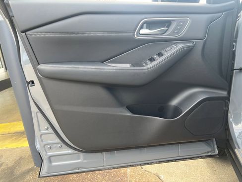 New 2026 Nissan Rogue Platinum AWD/4WD image 10