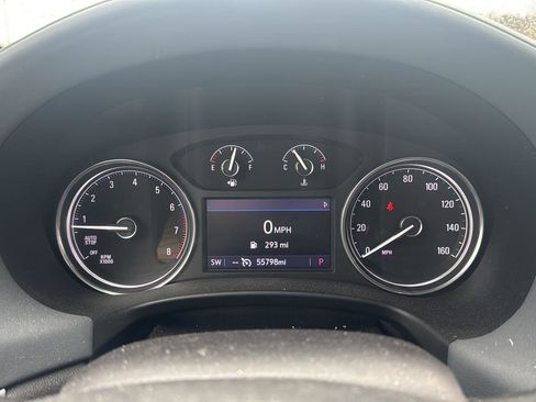 Used 2021 Buick Enclave Essence image 16