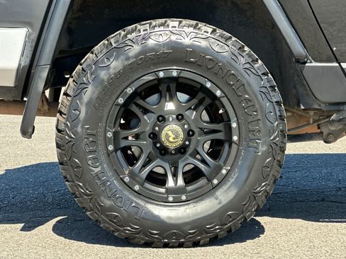 Used 2007 Toyota FJ Cruiser 4WD w/ Upgrade Pkg 1 image 25