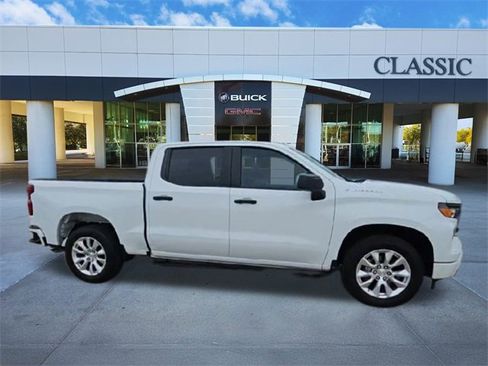 Used 2024 Chevrolet Silverado 1500 Custom image 9