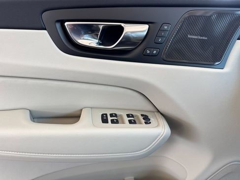 New 2026 Volvo XC60 B5 Ultra image 10