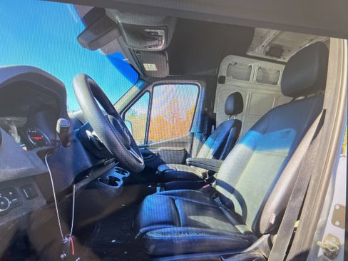 Used 2021 Mercedes-Benz Sprinter 2500 image 6