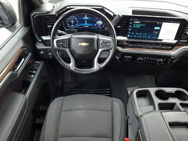 Used 2025 Chevrolet Silverado 1500 LT AWD/4WD image 11