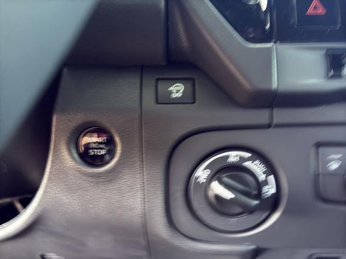 New 2026 Nissan Frontier SV image 29