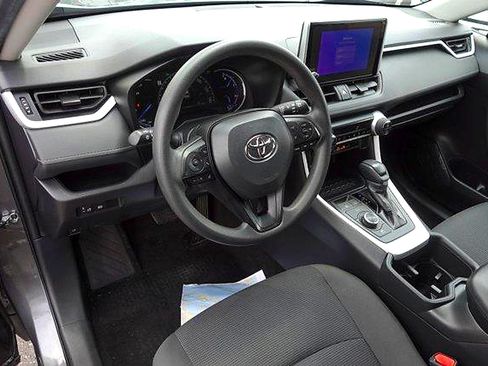 Certified 2024 Toyota RAV4 LE AWD/4WD image 9