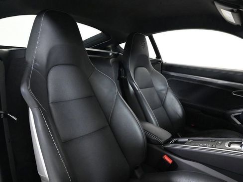 Used 2024 Porsche 718 Cayman image 18