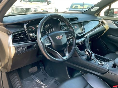 Used 2024 Cadillac XT6 Premium Luxury image 11