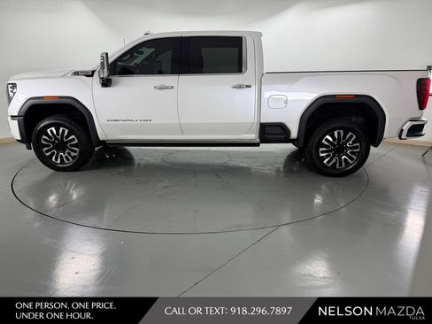 Used 2024 GMC Sierra 3500 Denali w/ Denali Reserve Package AWD/4WD image 8