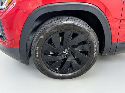 Used 2024 Volkswagen Atlas Cross Sport SE FWD image 25