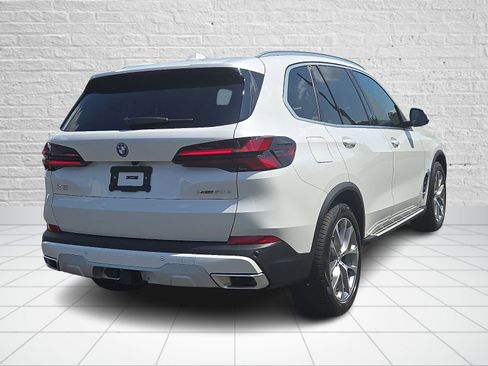 Used 2026 BMW X5 xDrive50e w/ Executive Package image 4