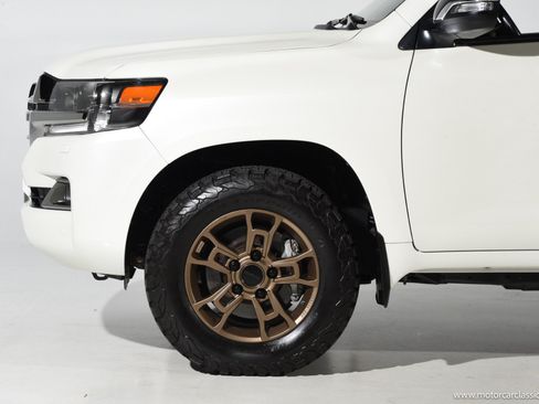 Used 2021 Toyota Land Cruiser Heritage Edition AWD/4WD image 15