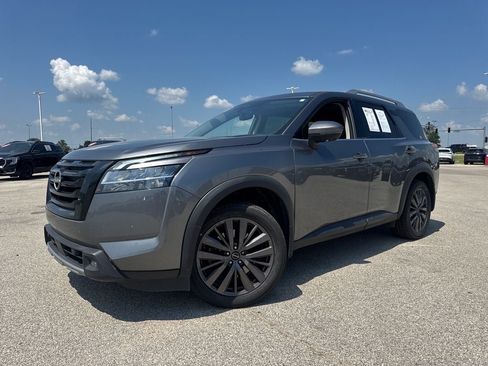 Used 2022 Nissan Pathfinder SL w/ SL Premium Package FWD image 1