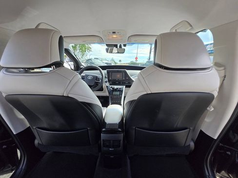 Used 2018 Toyota Mirai FWD image 32