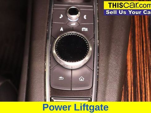 Used 2023 Cadillac Escalade Luxury RWD image 19