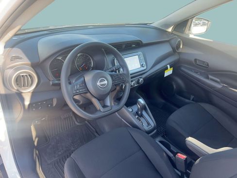 New 2025 Nissan Kicks Play S image 4