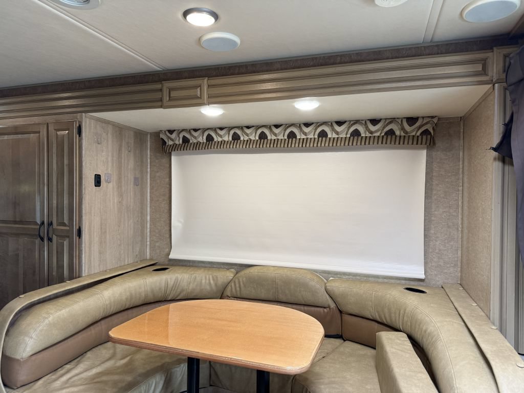 Used 2014 Mercedes-Benz Sprinter 3500 image 76