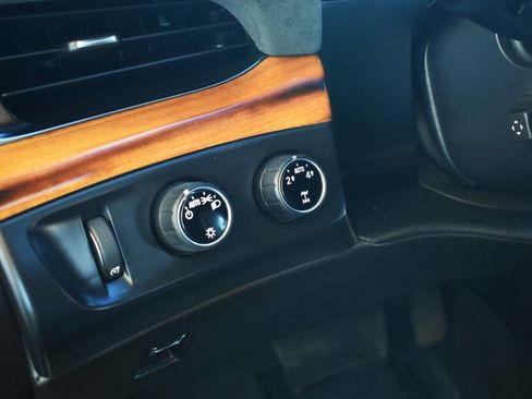 Used 2015 Cadillac Escalade Premium image 45