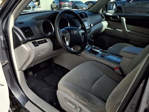 Used 2012 Toyota Highlander FWD image 15