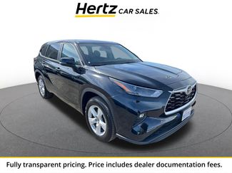 Used 2025 Toyota Highlander LE FWD video 1