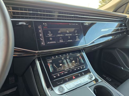 Certified 2025 Audi Q8 Prestige AWD/4WD image 17