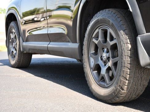 Used 2023 Honda Pilot TrailSport image 9