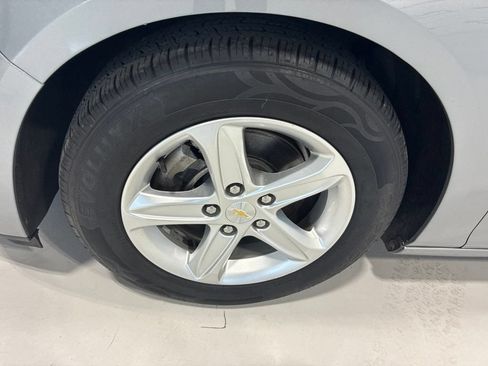 Used 2023 Chevrolet Malibu LS FWD image 11