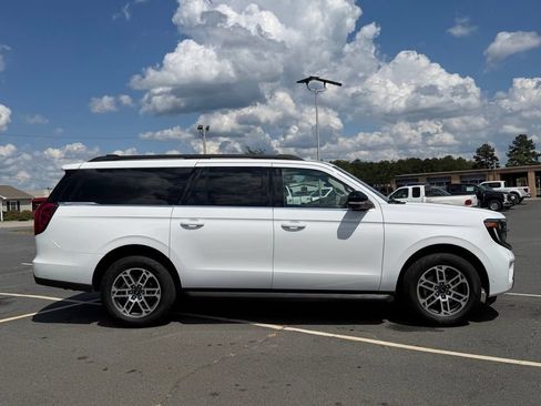 Used 2025 Ford Expedition Max Active AWD/4WD image 2