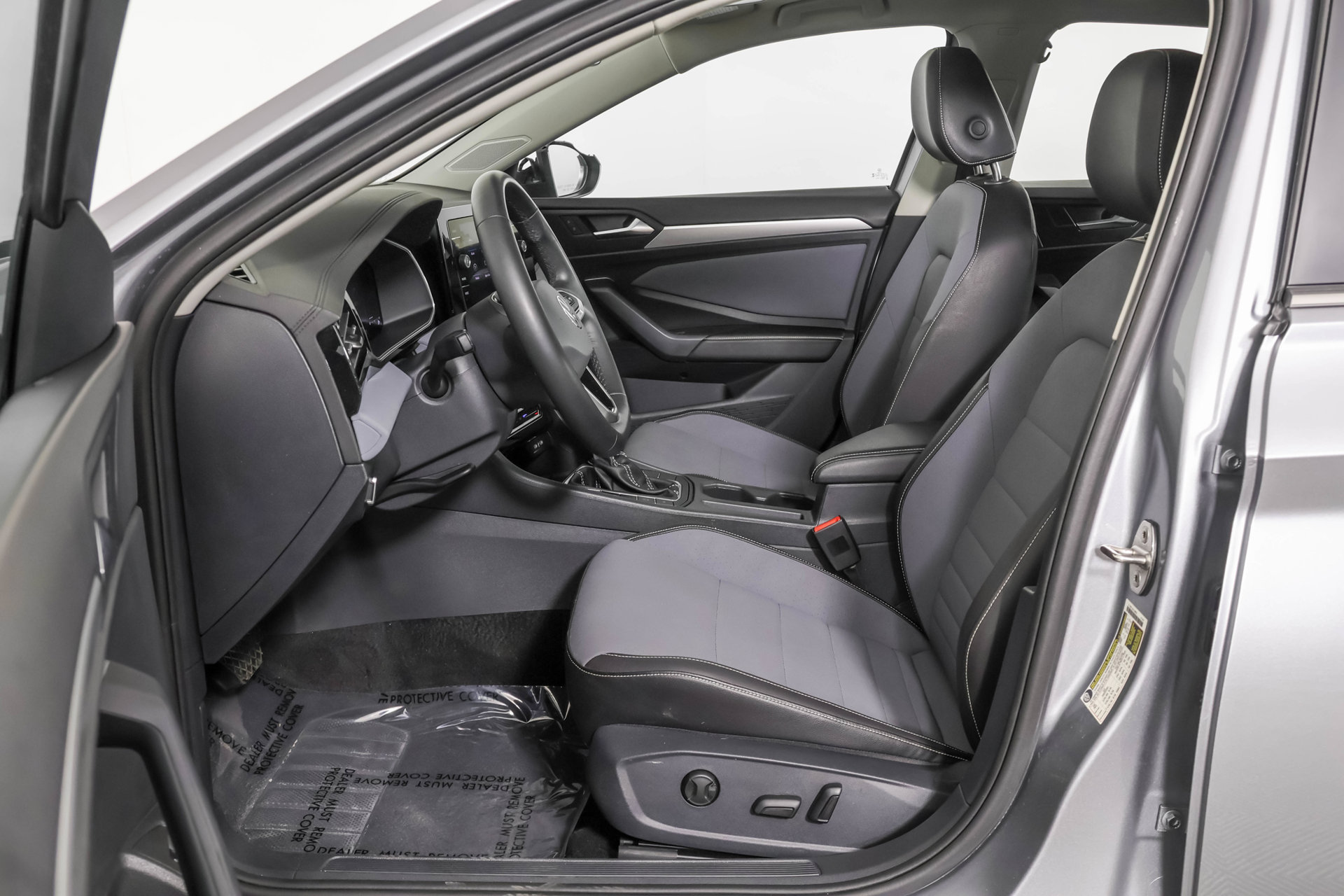 Used 2026 Volkswagen Jetta SE w/ Black Wheel Package FWD image 7