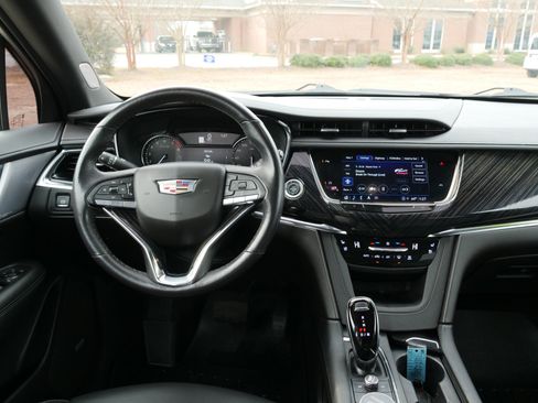 Certified 2022 Cadillac XT6 Premium Luxury image 21