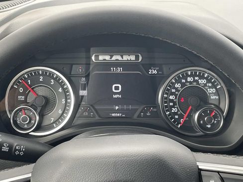Used 2025 RAM 1500 Big Horn RWD image 27