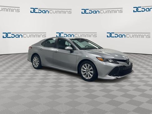 Used 2020 Toyota Camry LE w/ Convenience Package FWD image 2
