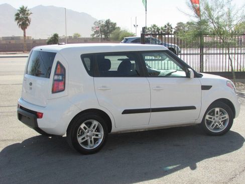 Used 2011 Kia Soul + w/ Audio Pkg image 11