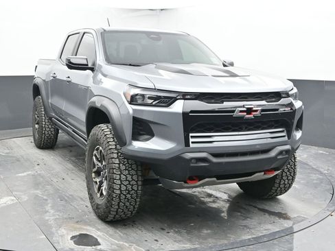 Used 2024 Chevrolet Colorado ZR2 w/ ZR2 Convenience Package III AWD/4WD image 2