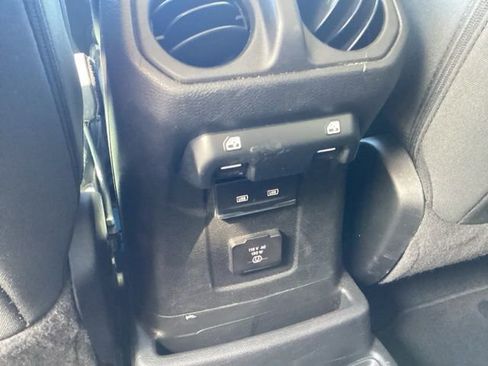 Used 2023 Jeep Wrangler Unlimited Rubicon 4xe AWD/4WD image 27