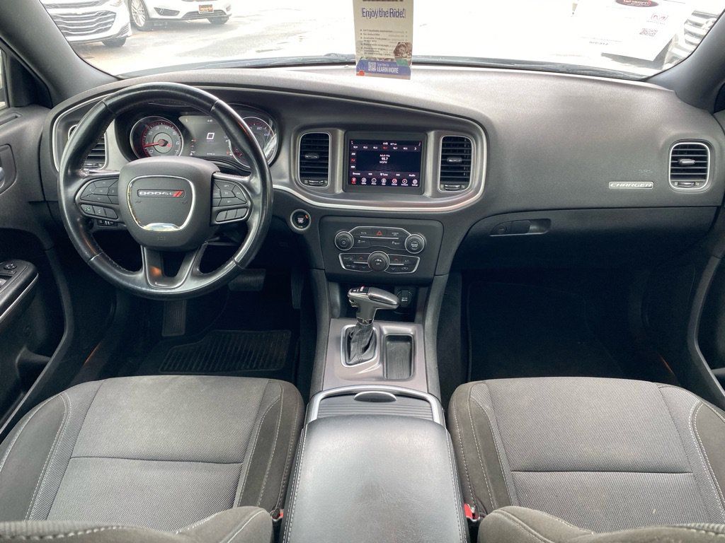Used 2020 Dodge Charger SXT RWD image 12