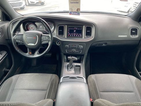 Used 2020 Dodge Charger SXT RWD image 12