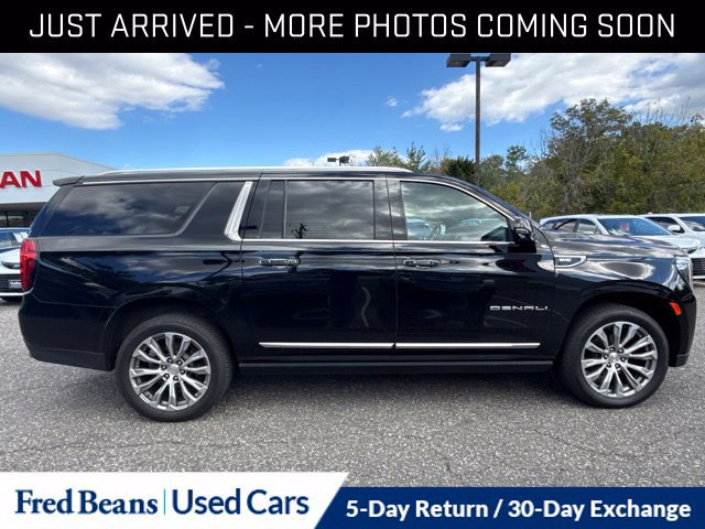 Used 2023 GMC Yukon XL Denali AWD/4WD image 11