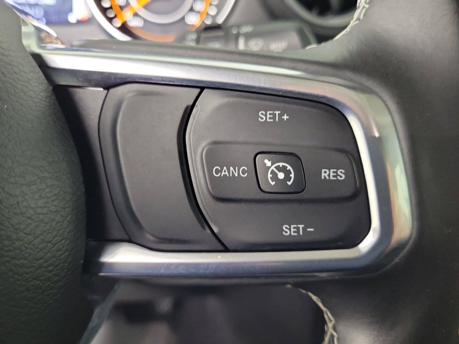 Used 2018 Jeep Wrangler Unlimited Sahara w/ Dual Top Group AWD/4WD image 26