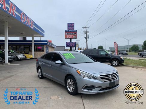 Used 2016 Hyundai Sonata SE FWD image 1
