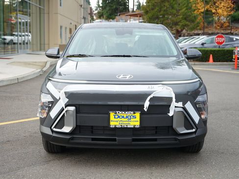 Used 2026 Hyundai Kona SE FWD image 2