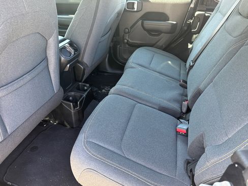 Used 2024 Jeep Wrangler Sport image 21